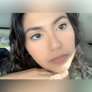 Meet your Posher, Isabel